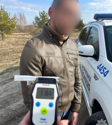 На «Варшавці» зупинили мотоцикліста без шолома, а він був п&#039;яним
