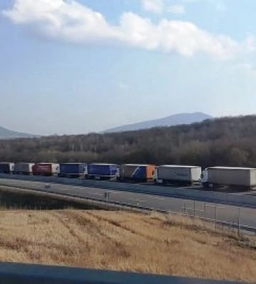 Заблокований кордон з Польщею: черги на словацько-українському кордоні