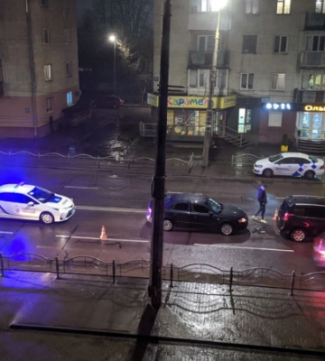 У Луцьку на проспекті Перемоги – аварія: на місці працює «швидка» і поліція