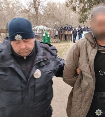 На Миколаївщині поліцейські розшукали чоловіка, який викрав 8-річну дівчинку