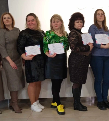 У Луцьку вручили сертифікати міжнародного зразка жінкам, які опанували професію швеї у партнерстві з «ВОНА хаб»
