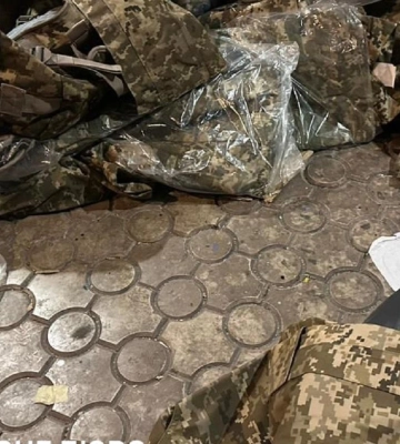Заблоковано схему розкрадання майна бригади ТРО у Києві на 3,6 млн грн. Амуніцію, одяг та взуття продавали зі "знижкою" у 50%, - ДБР. ВIДЕО