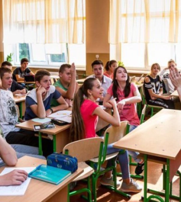Усі освітні заклади на захід від Києва повинні перейти на офлайн-навчання, – МОН