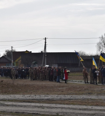 Двоє дітей залишились без батька: на Волині попрощаються із Героєм Ярославом Потолковим