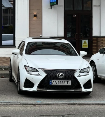 В Киеве заметили яркого конкурента BMW M4 от Toyota 