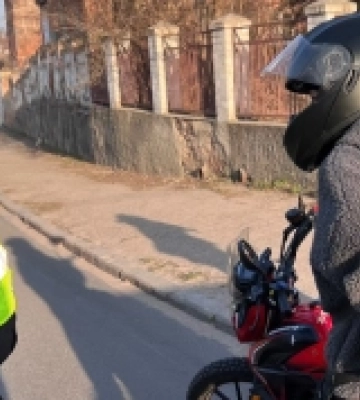 На Миколаївщині у Первомайську поліціянти провели профілактичні заходи з водіями мототранспорту