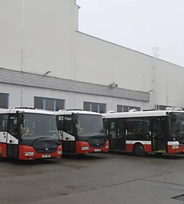 Прага передала Миколаєву та Бучі п’ять автобусів