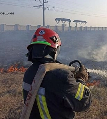 В течение суток спасатели ликвидировали 81 пожар в экосистемах Днепропетровщины