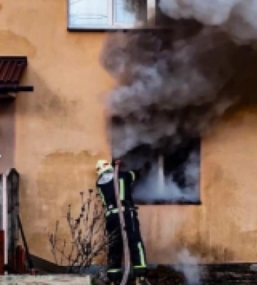 На Потебні у Луцьку загорівся житловий будинок