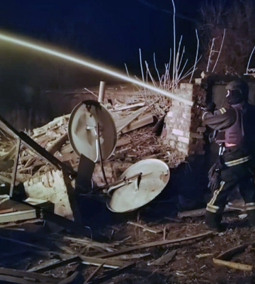Вовчанськ за добу обстріляли 27 разів, у місті почалися сильні пожежі