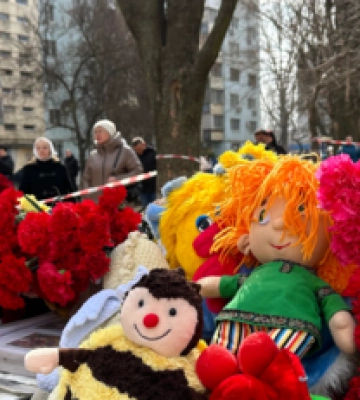 В Одессе попрощались с многодетной семьей военных, которых убил российский дрон: видео