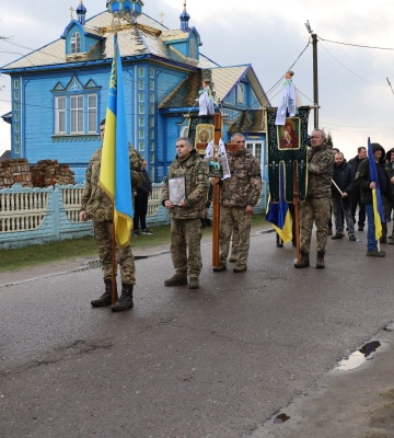Вишнівська громада попрощалася з загиблим захисником Юрієм Сєчним