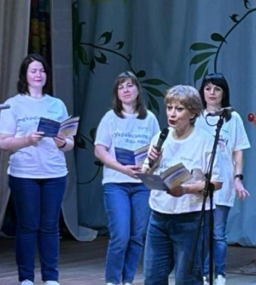 «Українською, будь ласка». У Дніпрі вчитимуть батьків спілкуватися з дітьми українською