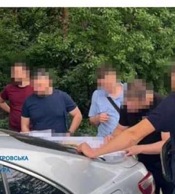 У Дніпрі за виготовлення фальсифікованого пального затримали 5 чоловіків
