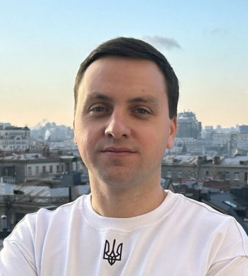Нардеп от "Слуги народа" объяснил приобретение новой квартиры в центре Киева доходами родителей от продажи черешни Нардеп от "Слуги народа" объяснил приобретение новой квартиры в центре Киева доходами родителей от продажи черешни