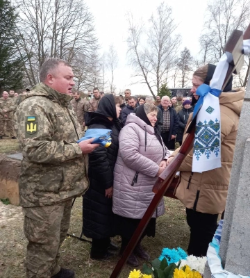 Загинув при виконанні бойового завдання: у Луцькій громаді попрощалися із Героєм Володимиром Мисковцем