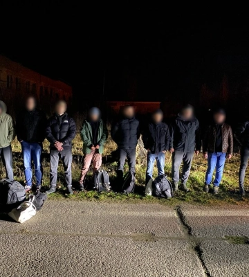 За “прогулянку” заплатили від 8 до 12 тисяч доларів: на Закарпатті затримали групу ухилянтів