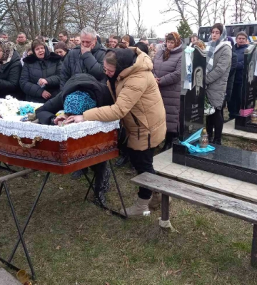 Загинув при виконанні бойового завдання: у Луцькій громаді попрощалися із Героєм Володимиром Мисковцем