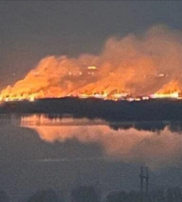 У Києві на Осокорках триває масштабна пожежа (відео)