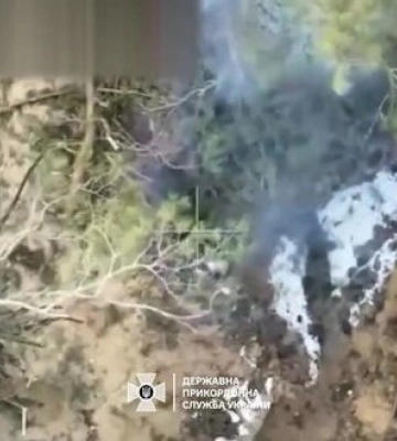 Прикордонники уразили три бліндажі росіян на Харківщині. ВIДЕО