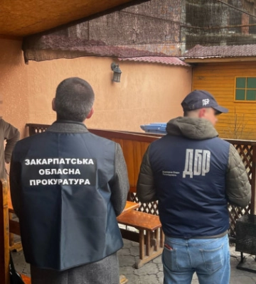На Закарпатті викрили лісничого, який отримав понад 100 тисяч хабаря за відпуск деревини поза обліком