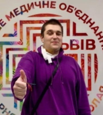 Будь-якої миті могла спричинити зупинку дихання чи інсульт: у Львові хірурги видалили підлітку пухлину шиї