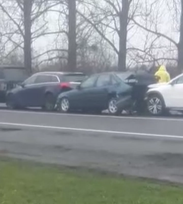 На Волині зіткнулися чотири автомобілі, є постраждалі. Відео