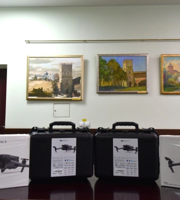 Луцька міська рада передала військовим чергові квадрокоптери Mavic