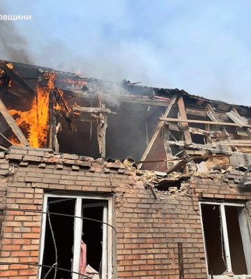 Під час чергового російського обстрілу Нікополя постраждала жінка