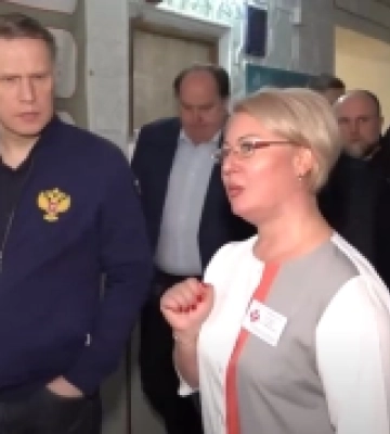 Міністр охорони здоров&#039;я РФ відвідав окупований Скадовськ на Херсонщині. Що йому було треба в місті