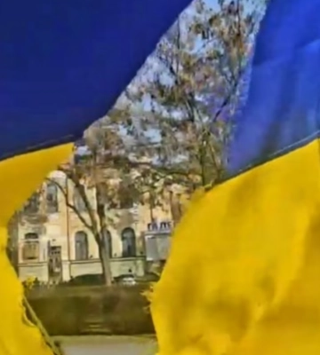 Поліція відкрила справу через наругу над державними прапорами в центрі Дніпра