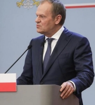 Польща може повністю закрити кордон з Україною для торгівлі товарами, – Туск