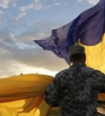 У Луцьку попрощаються із військовим Максимом Омельчуком