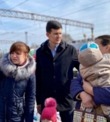 Десять багатодітних родин з Покровського району Донеччини евакуювалися на Закарпаття