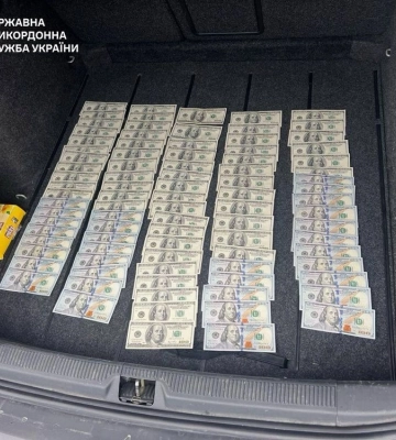 Обіцяли за 9000 доларів посприяти в перетині кордону: на Львівщині поліцейські затримали організаторів схеми