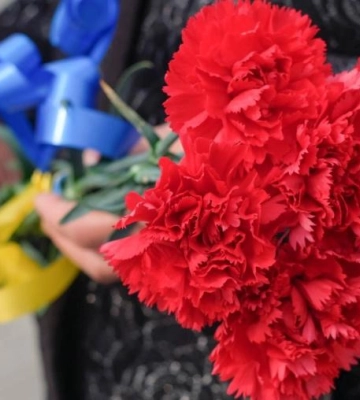На Полтавщині попрощаються з воїном, який обороняв Донеччину
