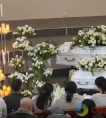 В Одесі попрощалися з матір’ю та її чотиримісячним сином, які загинули внаслідок удару росіян