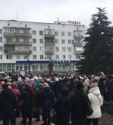 На Житомирщині люди перекривали трасу, вимагали повернення чорнобильських доплат до пенсій