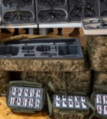 «Пташки Перемоги»: бійцям королівської бригади передали зі Львівщини безпілотний авіаційний комплекс зі 100 бойових дронів