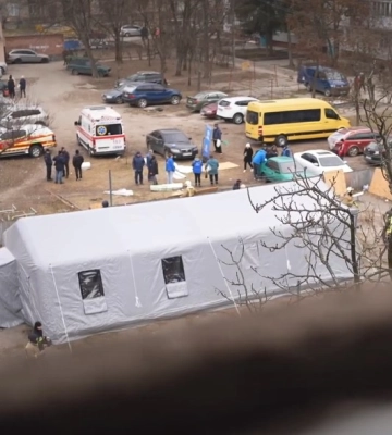 У Сумах тривають аварійно-відновлювальні роботи на місцях ворожих ударів