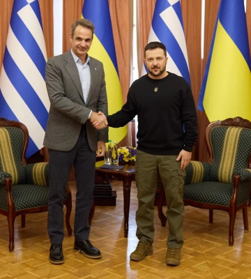 Греция абсолютно поддерживает формулу мира Украины, - премьер