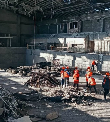 Маріуполь: у басейні «Нептун» окупанти проводять демонтаж