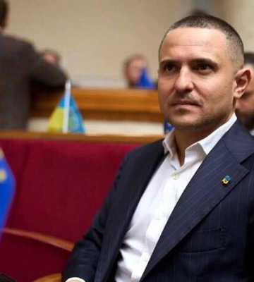 У Криму працюють зарядні станції, виготовлені на заводі з орбіти нардепа Куницького