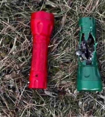 У місті на Харківщині невідомі розкидають ліхтарики з вибухівкою
