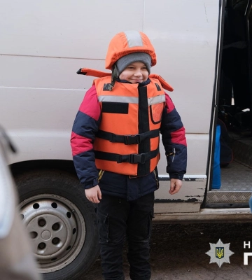 «Білі Янголи» рятують дітей у прифронтовому Торецьку
