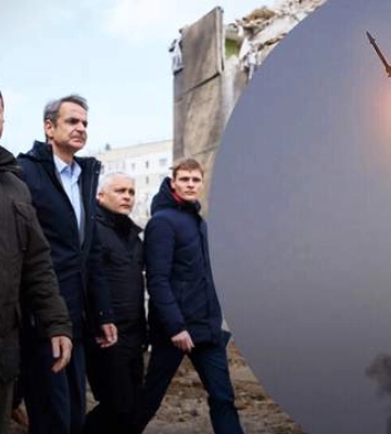 Ракета России попала в 500 метрах от кортежа Зеленского и греческого премьера, – CNN
