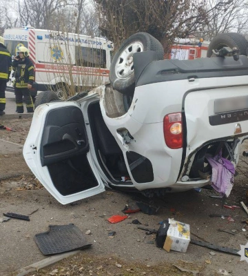 У Черкасах не розминулися два автомобілі: ДТП на перехресті (ФОТО)
