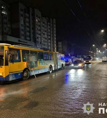 У Тернополі в тролейбусі травмувалася кондукторка