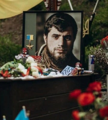 Річниця загибелі Дмитра Коцюбайла: в Києві проводять панахиду за &quot;Да Вінчі&quot;
