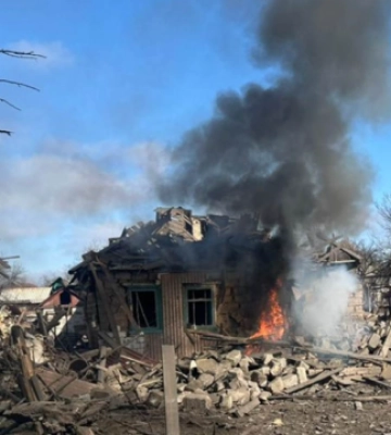 Росіяни скинули на приватний сектор Торецька авіабомбу, є поранені